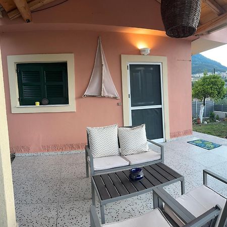 Nikos' Home Gastouri  エクステリア 写真