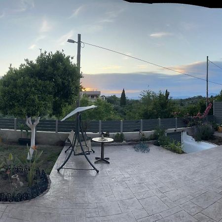 Nikos' Home Gastouri  エクステリア 写真