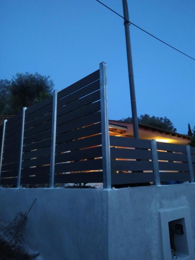 Nikos' Home Gastouri  エクステリア 写真