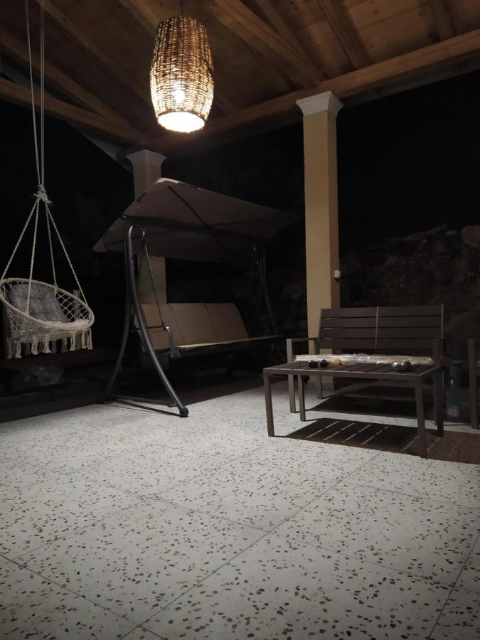 Nikos' Home Gastouri  エクステリア 写真